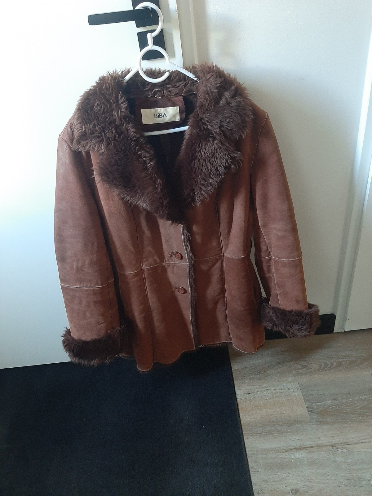 Biba suède jas met bontkraag en -manchette, Maat 38/40 (M), Bruin, Biba, Ophalen of Verzenden