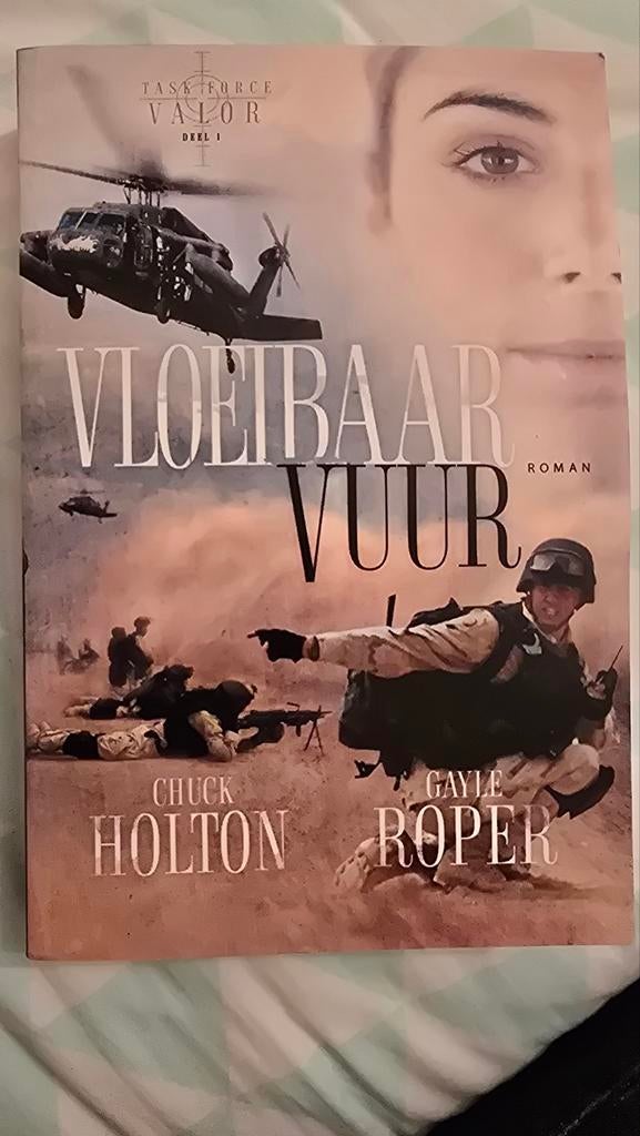 Chuck Holton - Vloeibaar vuur, C. Holton; G. Roper, Ophalen of Verzenden, Zo goed als nieuw, Vogels