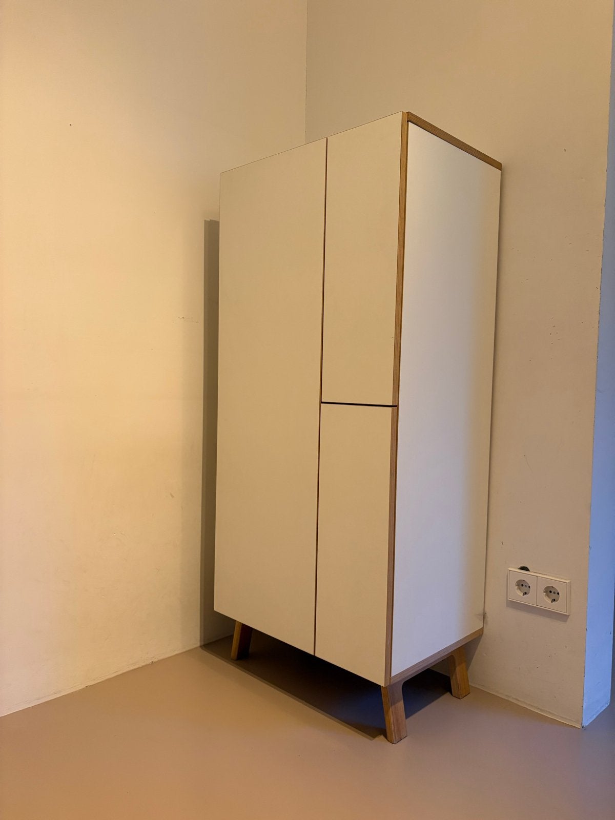 Witte kast met verstelbare planken, Ophalen, Gebruikt