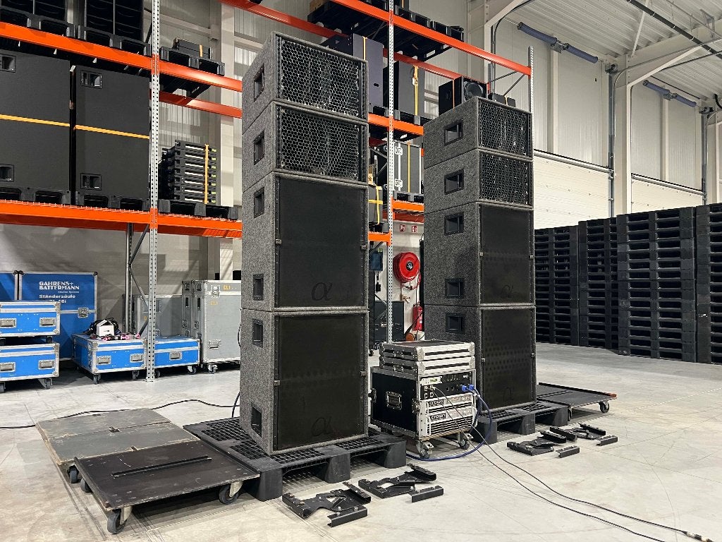 Nexo Alpha E: 4x B1-18 4x E-M NX242 Crown Macro-Tech, Gebruikt, Overige typen, Ophalen of Verzenden, 150 watt of meer
