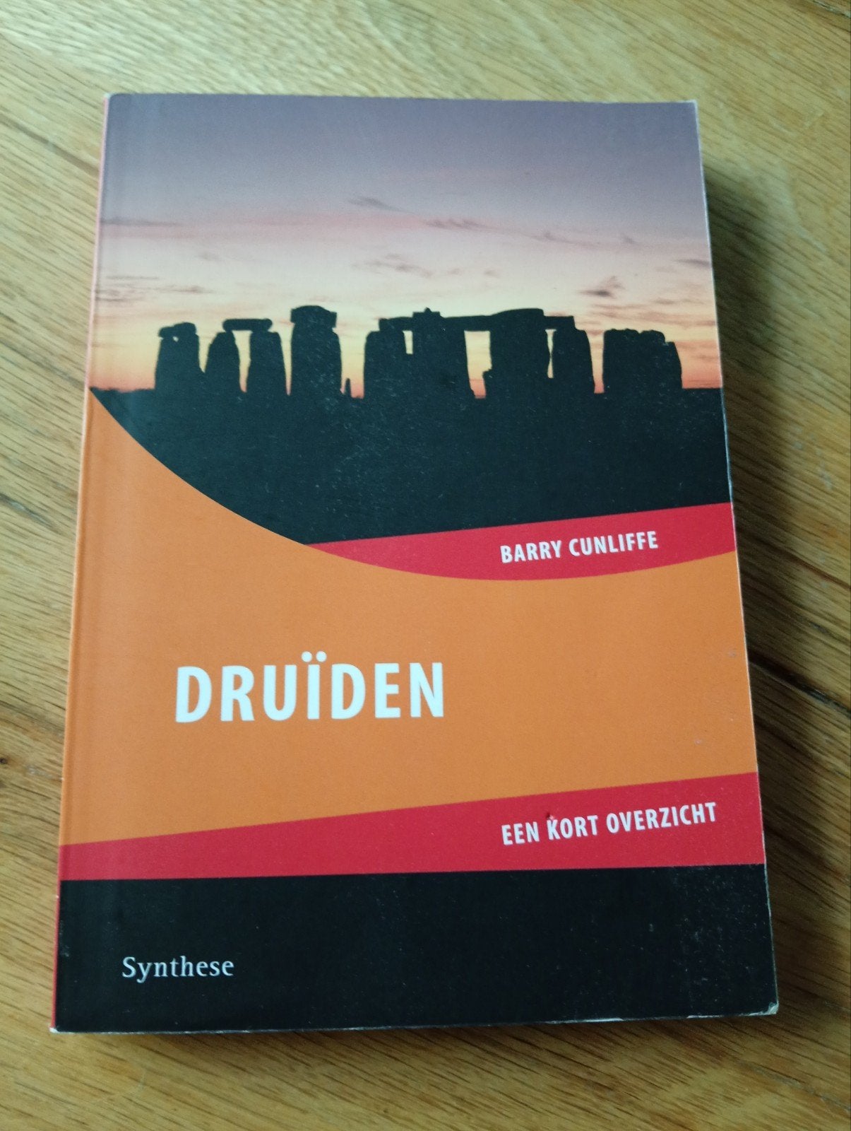 Druïden: Een Kort Overzicht - Barry Cunliffe, Achtergrond en Informatie, Spiritualiteit algemeen, Ophalen of Verzenden, Zo goed als nieuw
