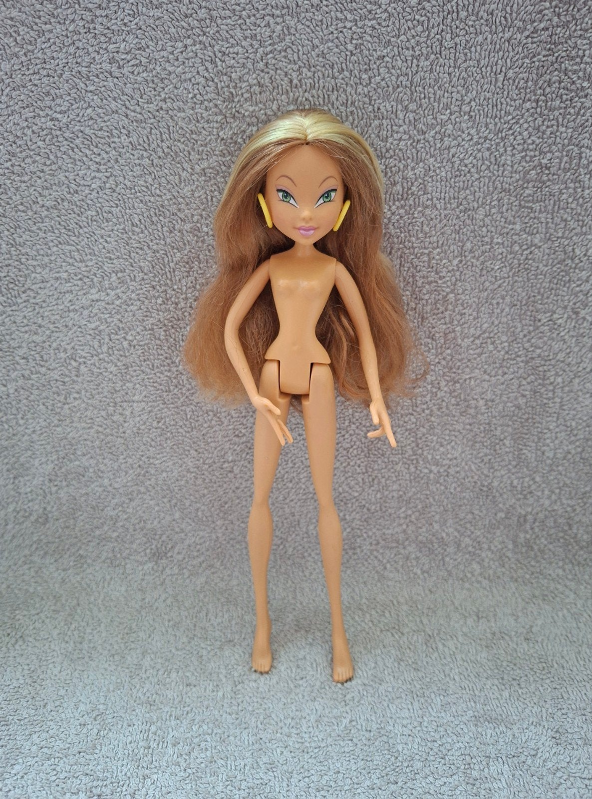 Winx Club Rainbow Fairy Flora Doll Charmix, Ophalen of Verzenden, Zo goed als nieuw, Fashion Doll