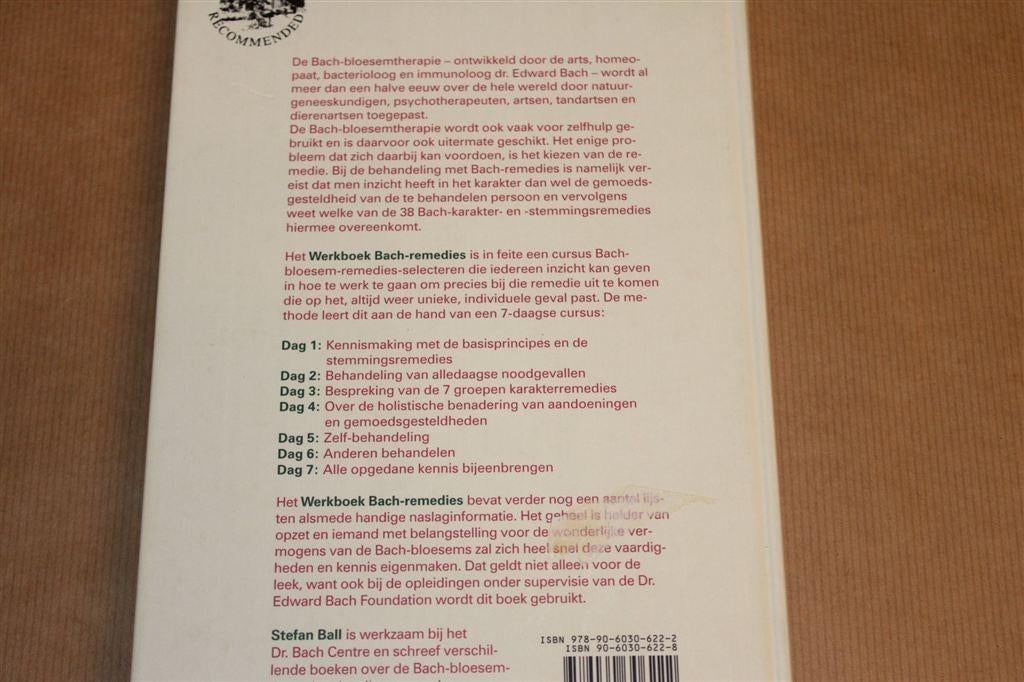 Werkboek Bach-remedies — Inleiding en Cursusboek, Boeken, Esoterie en Spiritualiteit, Ophalen of Verzenden, Gelezen, Overige onderwerpen