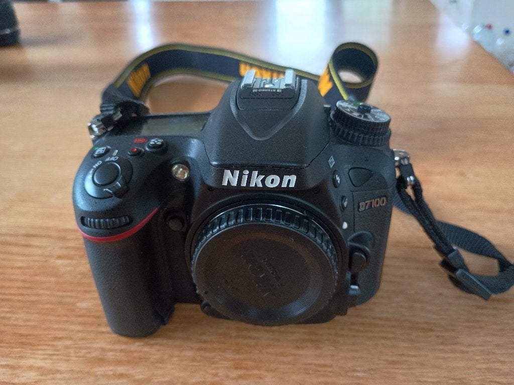 Nikon D7100, nog geen 5000 clicks, Ingebouwde flitser, Spiegelreflex, Draagriem, Ophalen of Verzenden