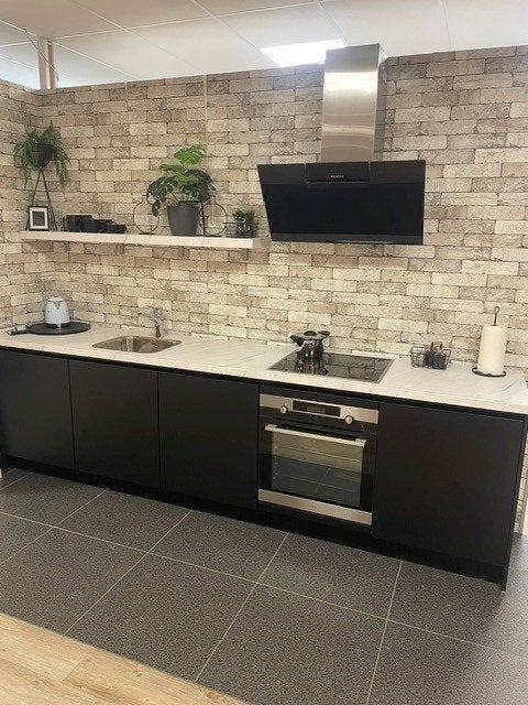 showroomkeuken mat zwart greeploos, kastenwand, nieuwstaat, Ophalen, Overige materialen, Zwart, Overige typen