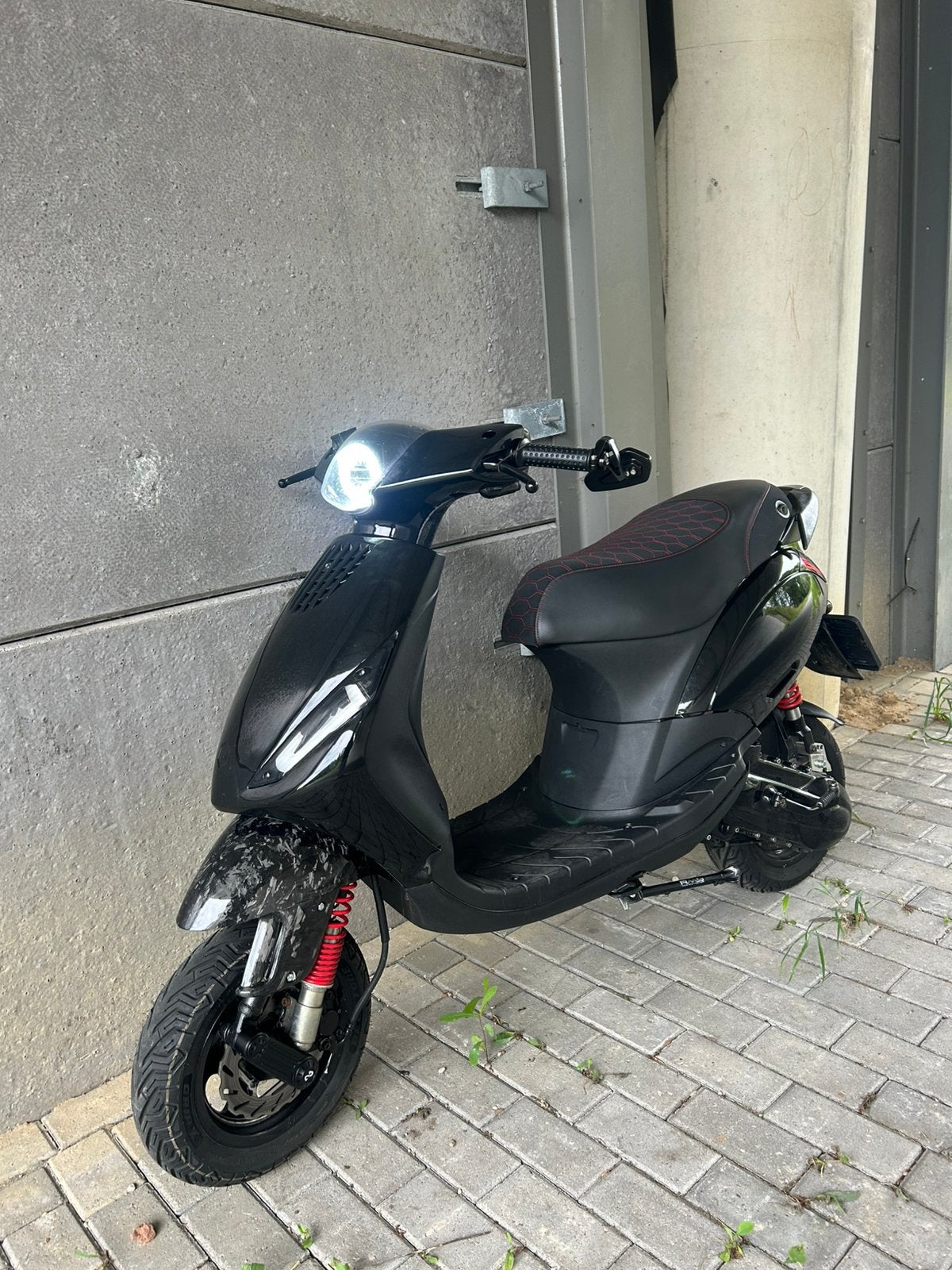 Zip 125cc A1, Fietsen en Brommers, Scooters | Piaggio, Ophalen of Verzenden, Zo goed als nieuw, Benzine, Zip