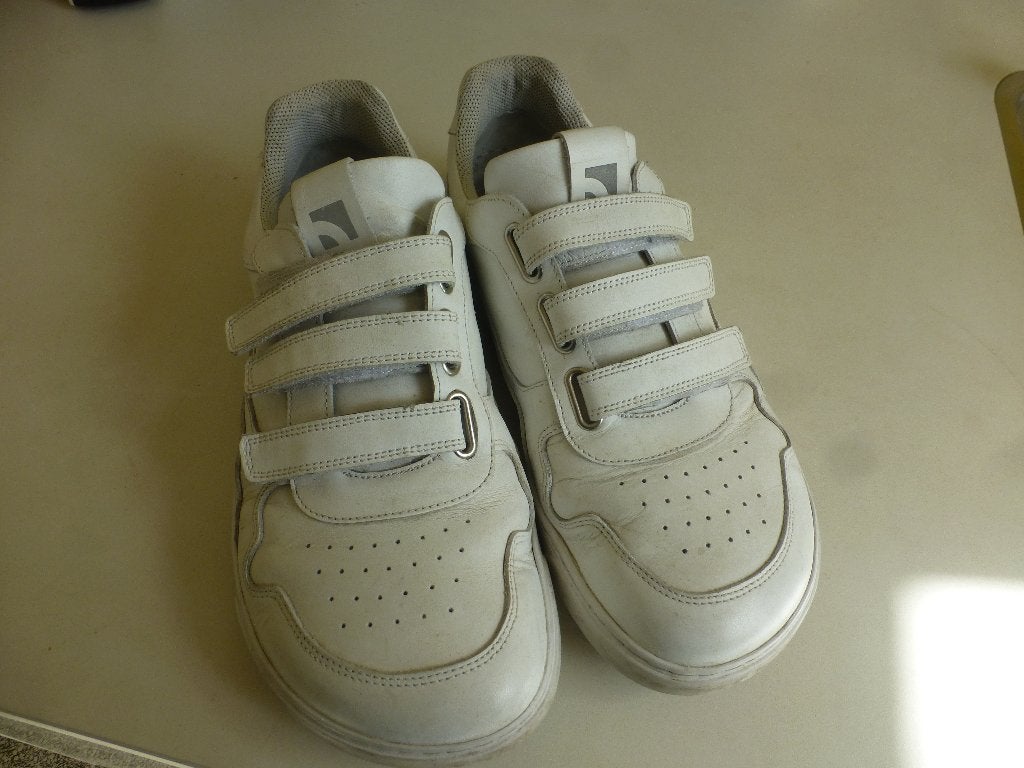 Barefoot schoenen maat 41 = 7 LEER Barebarics ZING Velcro, Wit, Ophalen of Verzenden, Barebarics, Sneakers of Gympen