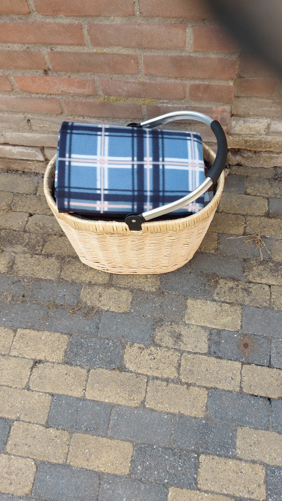 Nieuwe rieten picknickmand +geïsoleerde binnenkant en plai, Hobby en Vrije tijd, Ophalen of Verzenden, Nieuw