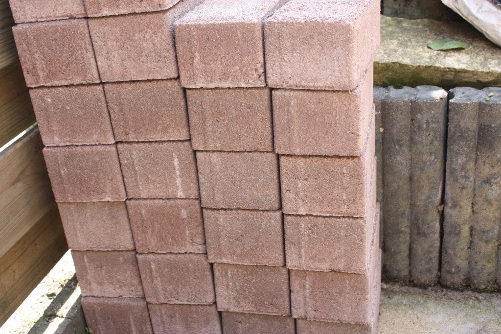 Te koop: 29 NIEUWE betonnen klinkers 21x10,5x8cm, Ophalen, Klinkers, Nieuw, Minder dan 5 m²