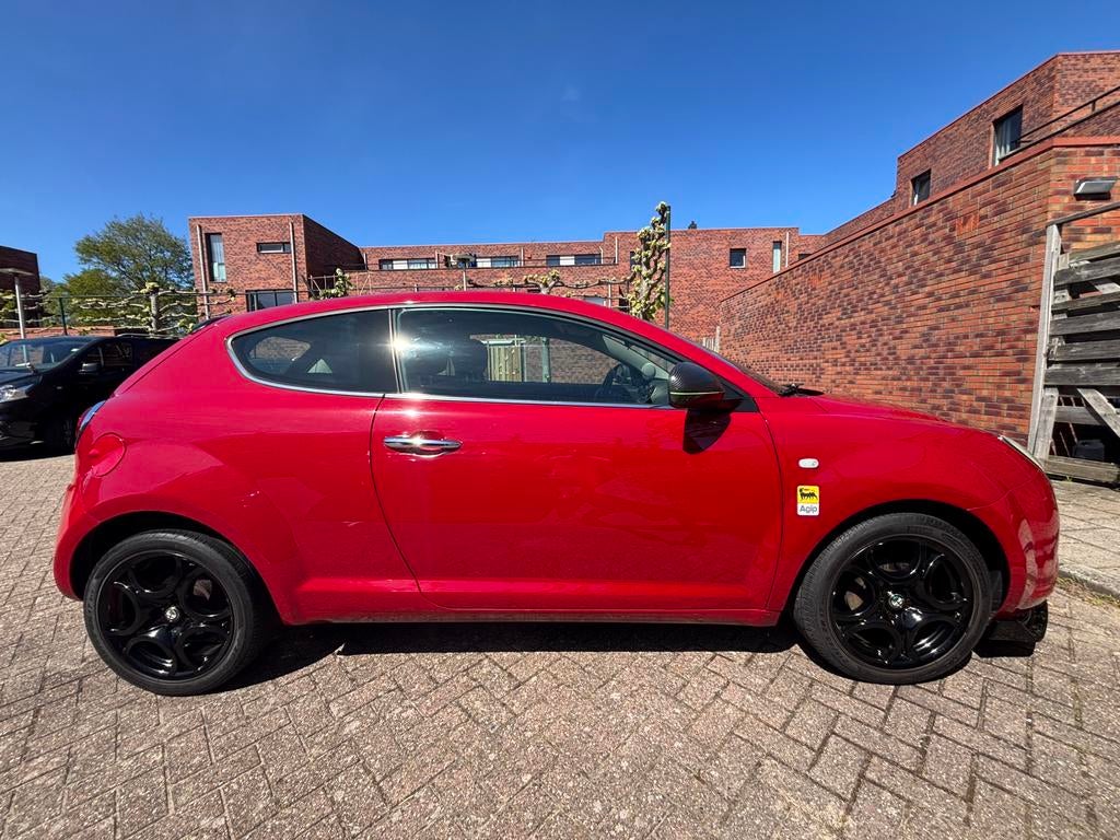 Alfa Romeo MiTo 1.4 16V 2010 Rood, Auto's, Voorwielaandrijving, 400 kg, 1055 kg, 49 €/maand