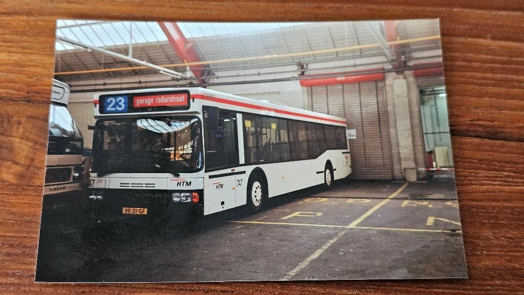 Foto BUS HTM Den Haag 747, Verzamelen, Spoorwegen en Tramwegen, Verzenden, Gebruikt, Tram, Overige typen