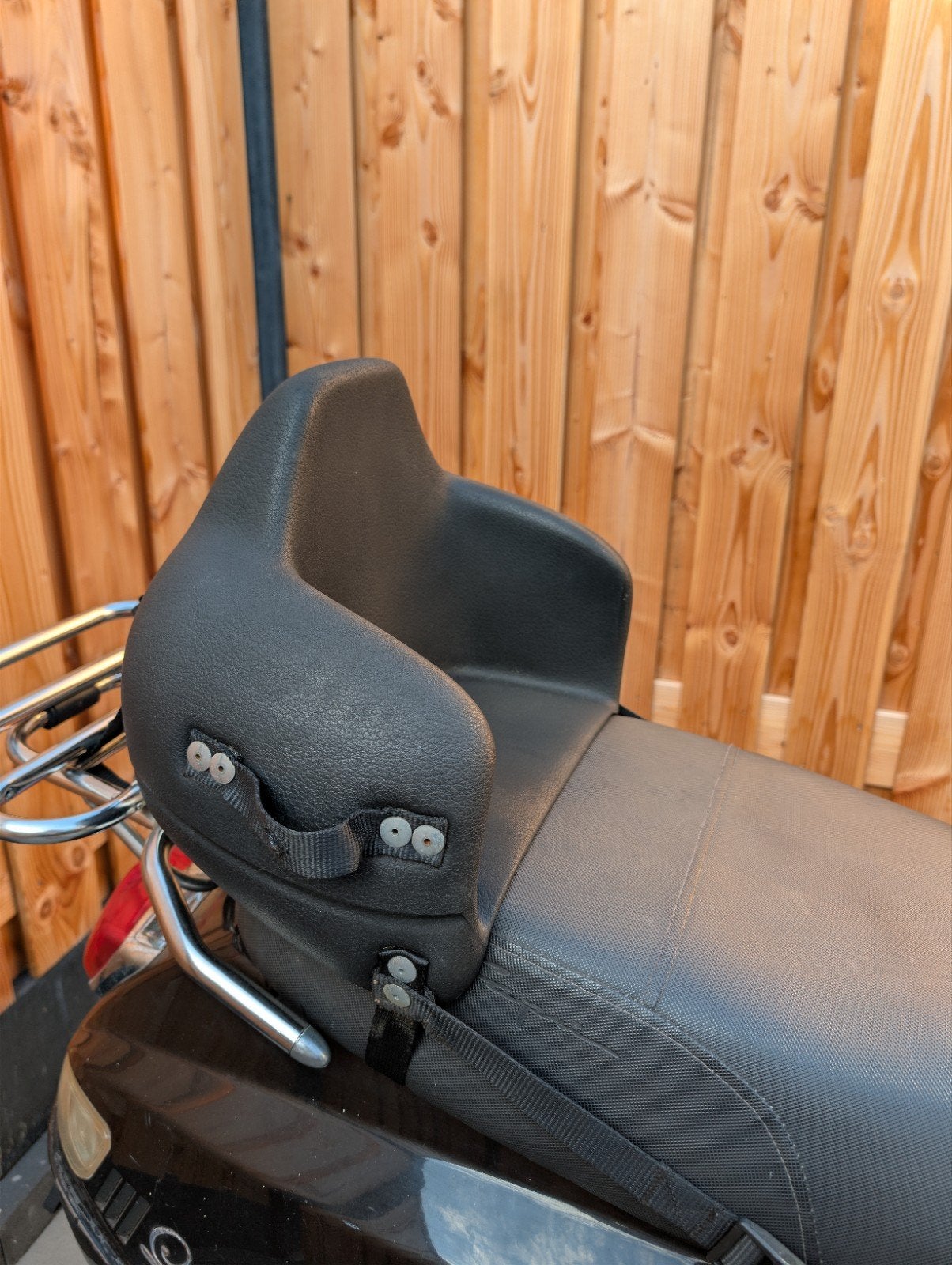 Kinderzitje voor scooter - Veilig en Comfortabel, Ophalen, Zo goed als nieuw, Zadel, Overige merken