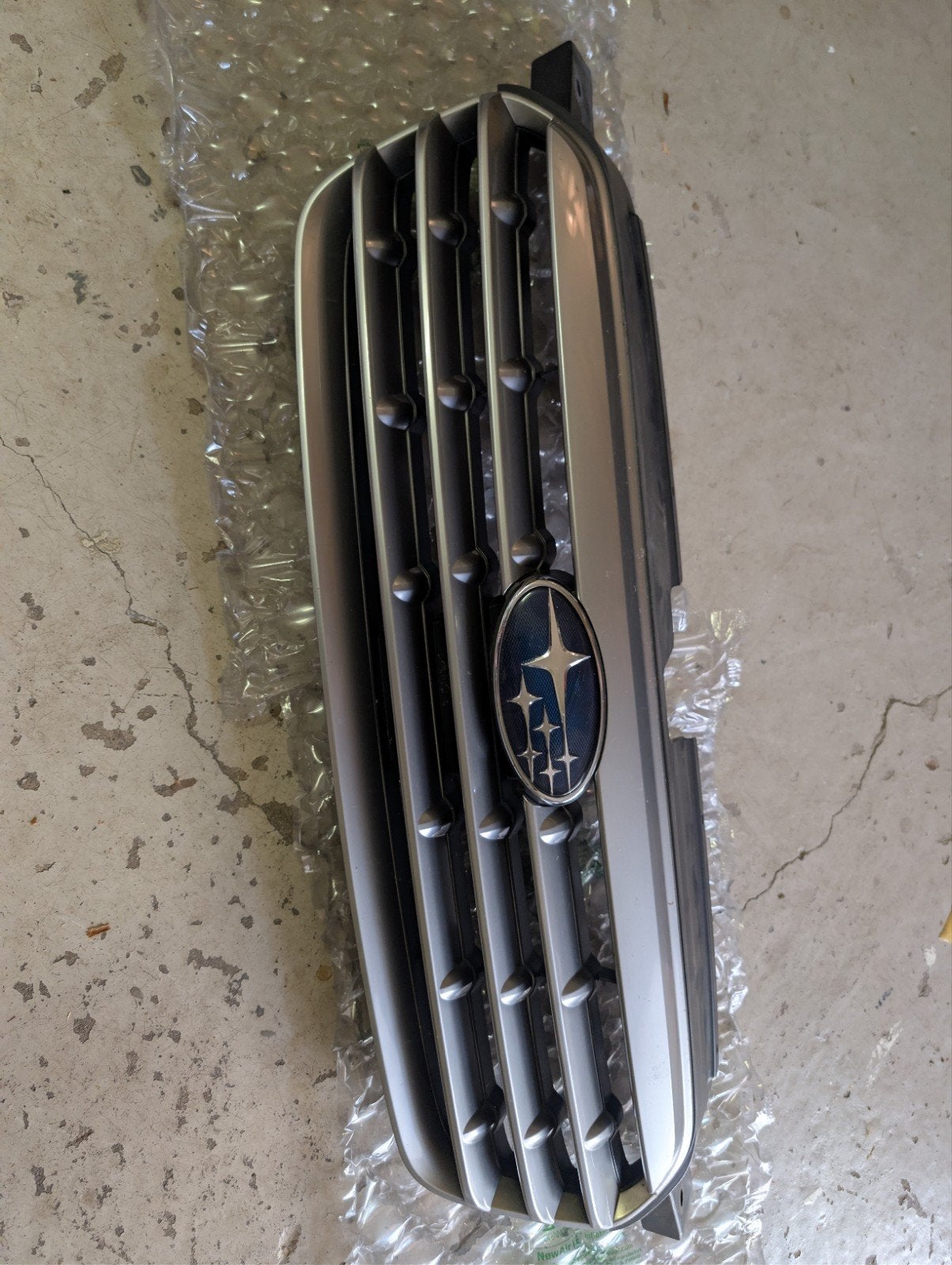 Subaru Legacy/Outback IV BP5 Grille, Subaru, Gebruikt, Voor, Ophalen of Verzenden
