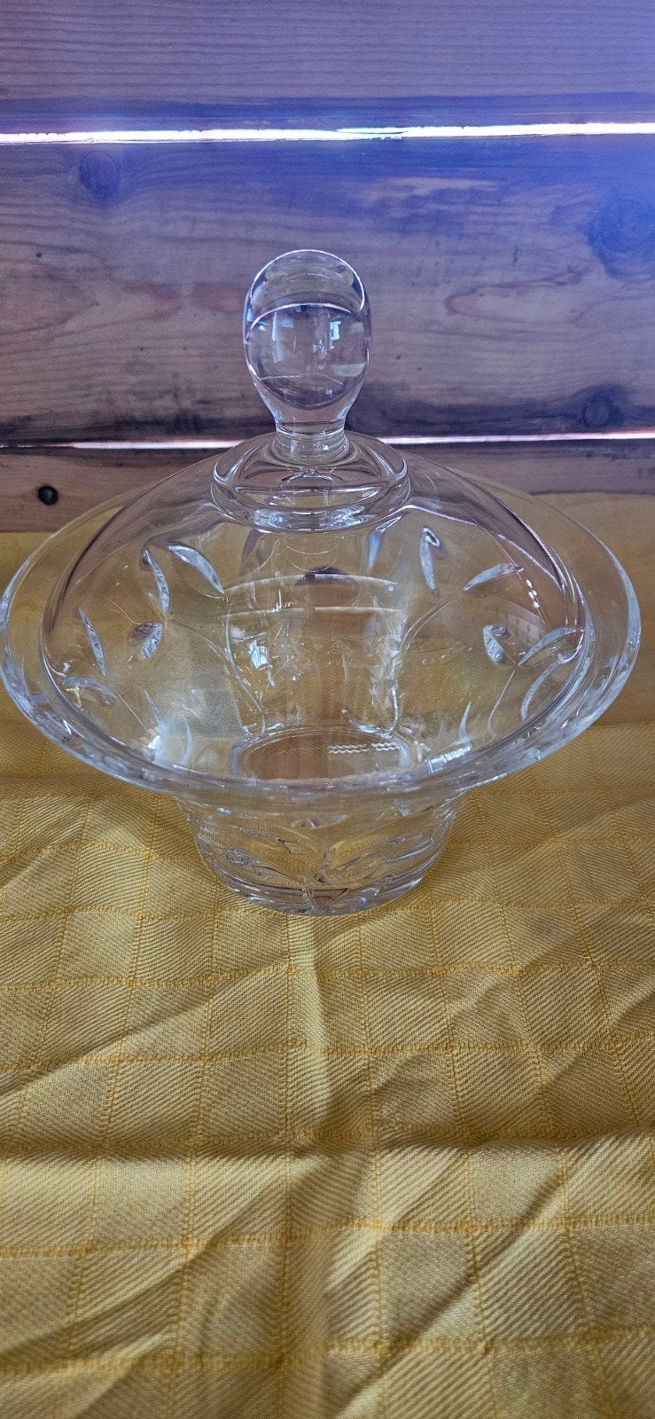 Glazen schaal met deksel - Decoratief en functioneel, Antiek en Kunst, Ophalen of Verzenden