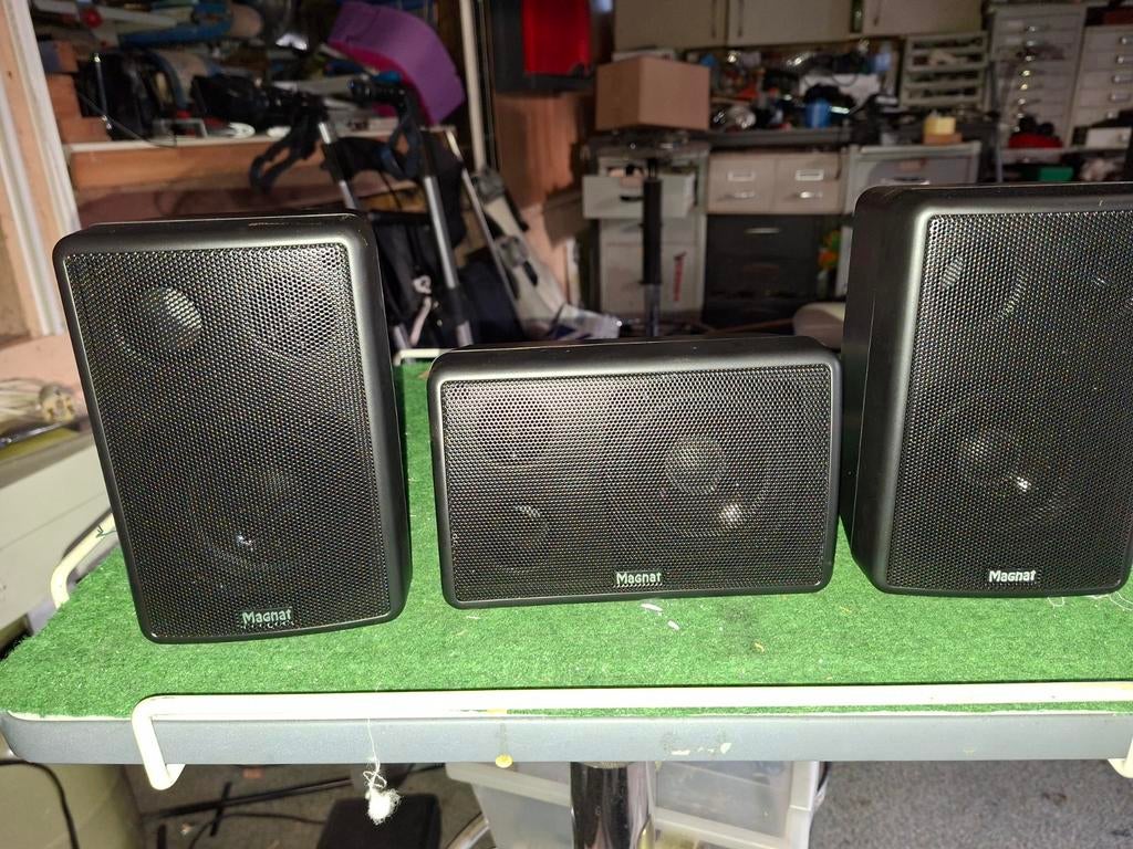 Magnat Metric Center Speaker en 2 Satelliet Speakers, Audio, Tv en Foto, Luidsprekers, Ophalen, Gebruikt, Magnat, Surroundset zonder subwoofer