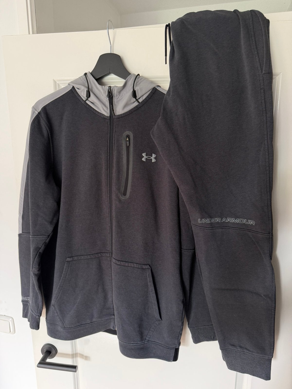 Under Armour trainingspak, Maat 48/50 (M), Ophalen of Verzenden, Zo goed als nieuw, Grijs