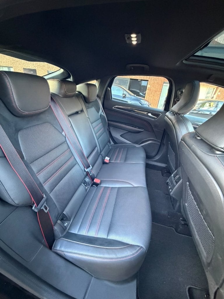 Foto 9 van Renault Arkana E-Tech Hybrid R.S. Line | Zwart | 73.000km