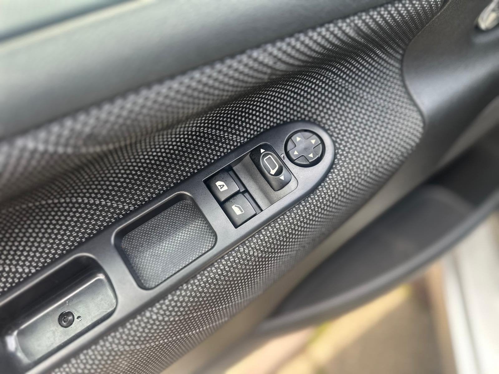 Peugeot 207 1.4 VTi Look | Airco | Elek Ramen | Radio Cd Spe, Voorwielaandrijving, Zwart, Origineel Nederlands, Bedrijf