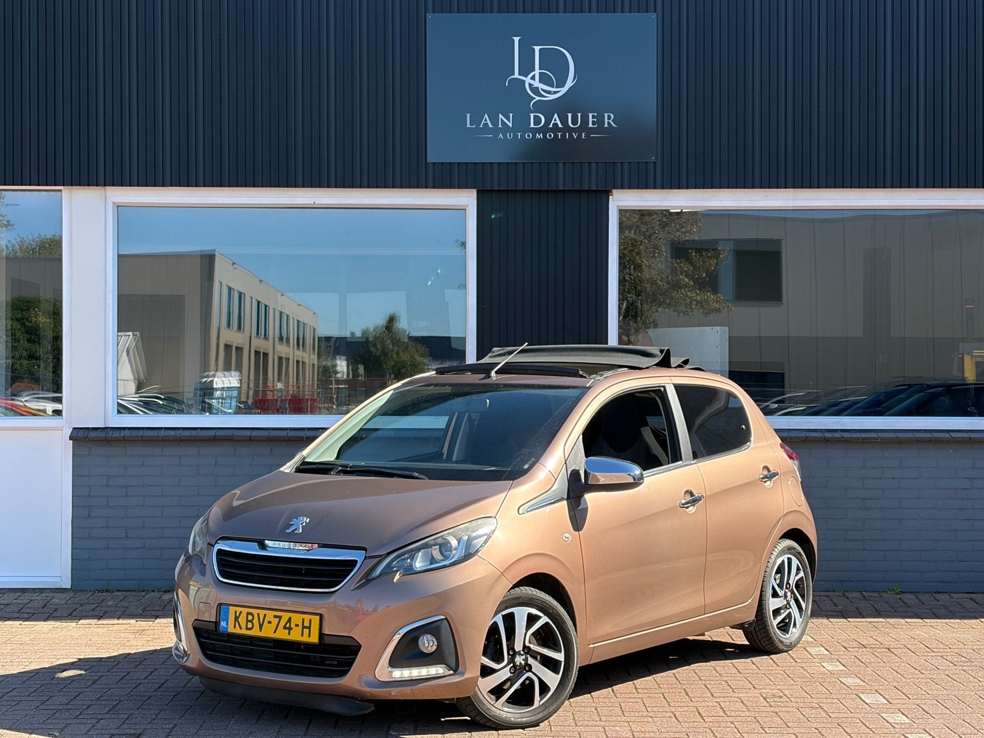 Peugeot 108 1.2 Puretech Allure / Schuifdak / Airco / 5DRS, Auto's, Euro 5, Gebruikt, 1199 cc, 23 km/l