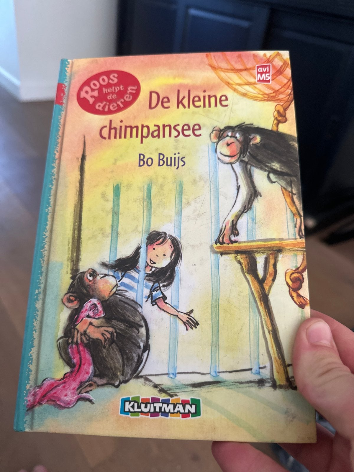 Roos helpt de dieren: De kleine chimpansee - Bo Buijs, Ophalen, Gelezen, Fictie algemeen