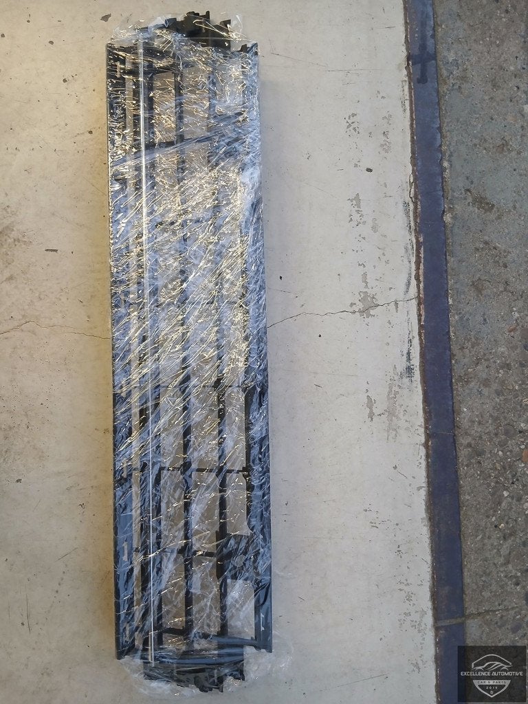 VW Golf 8 5H 2020+ Highline Voorbumper Rooster Origineel!, Gebruikt, Volkswagen, Volkswagen AG, Bumper