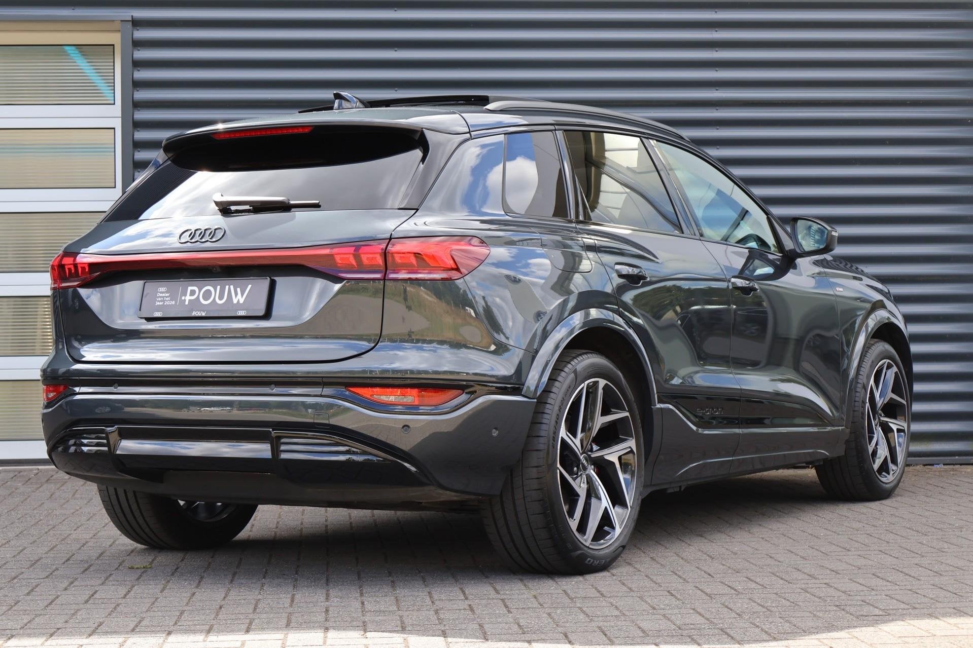 Audi Q6 e-tron 306pk S edition performance 100 kWh | Panoram, Auto's, Audi, Automaat, 12 maanden, Gebruikt, Leder