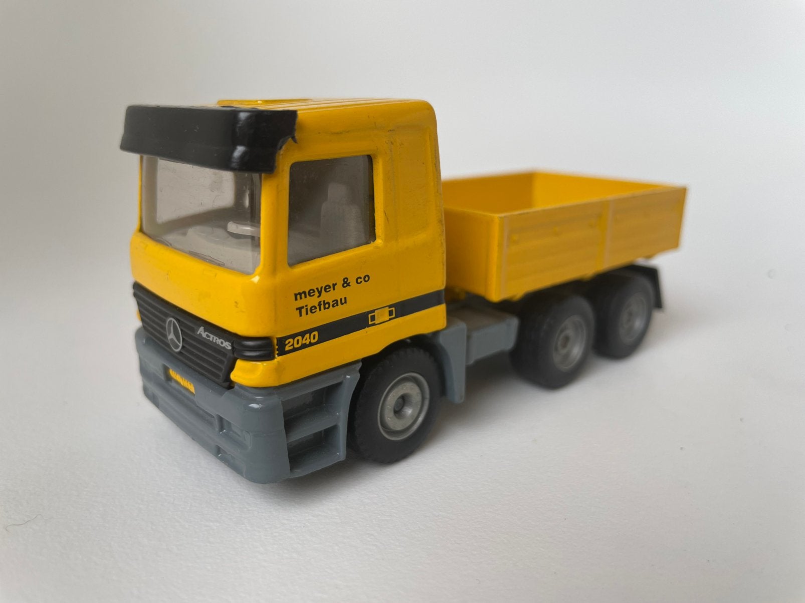 model MB Mercedes Actros 2040 vrachtwagen  bakje Siku 1/50, Ophalen of Verzenden, Gebruikt, Bus of Vrachtwagen, SIKU