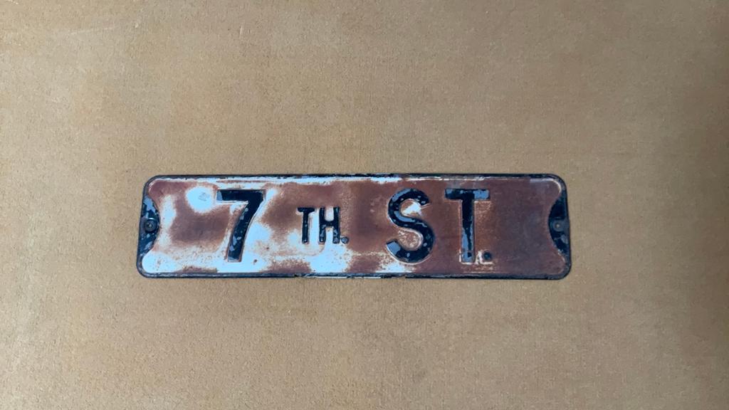 Straatnaambord 7th ST., Antiek en Kunst, Ophalen