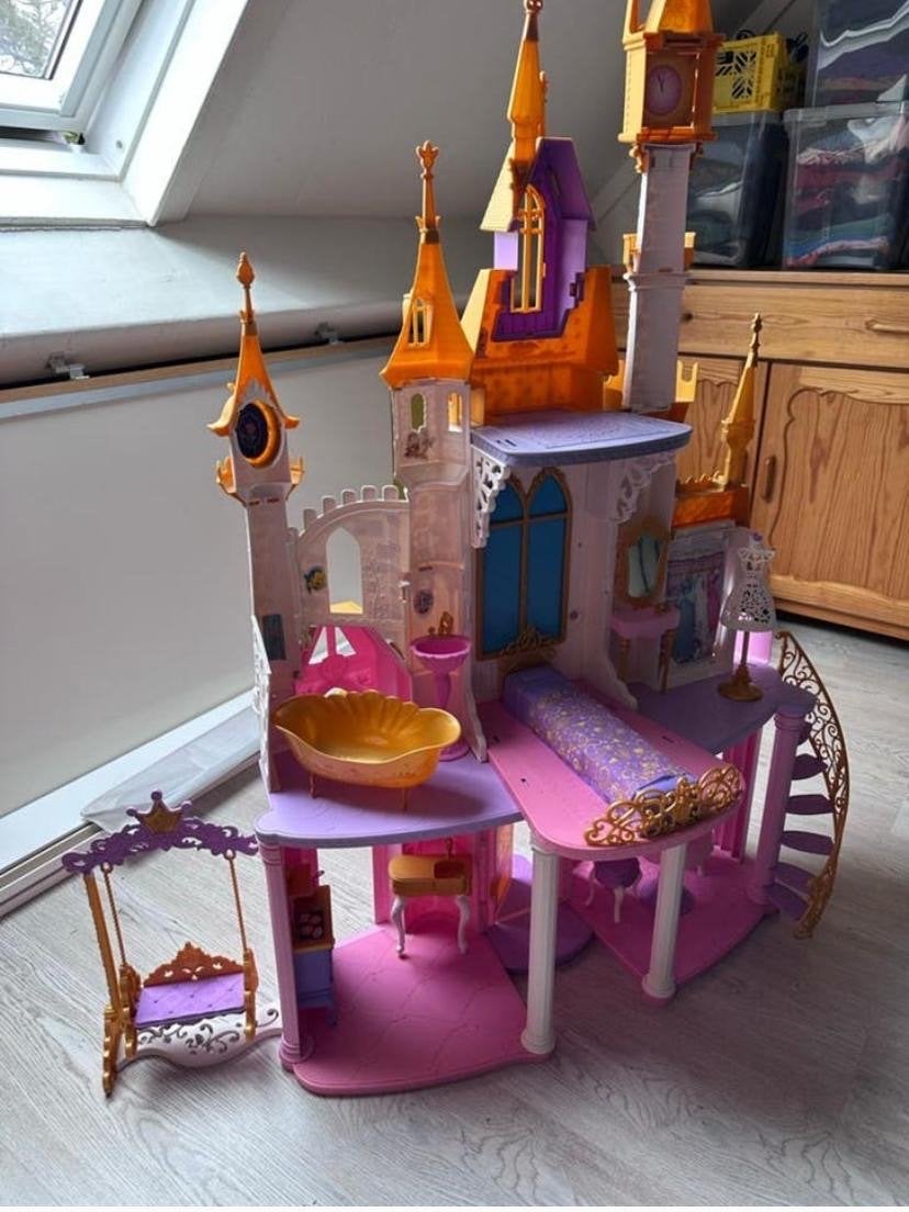Disney Princess Ultiem Feestkasteel Poppenhuis, Ophalen, Zo goed als nieuw, Poppenhuis