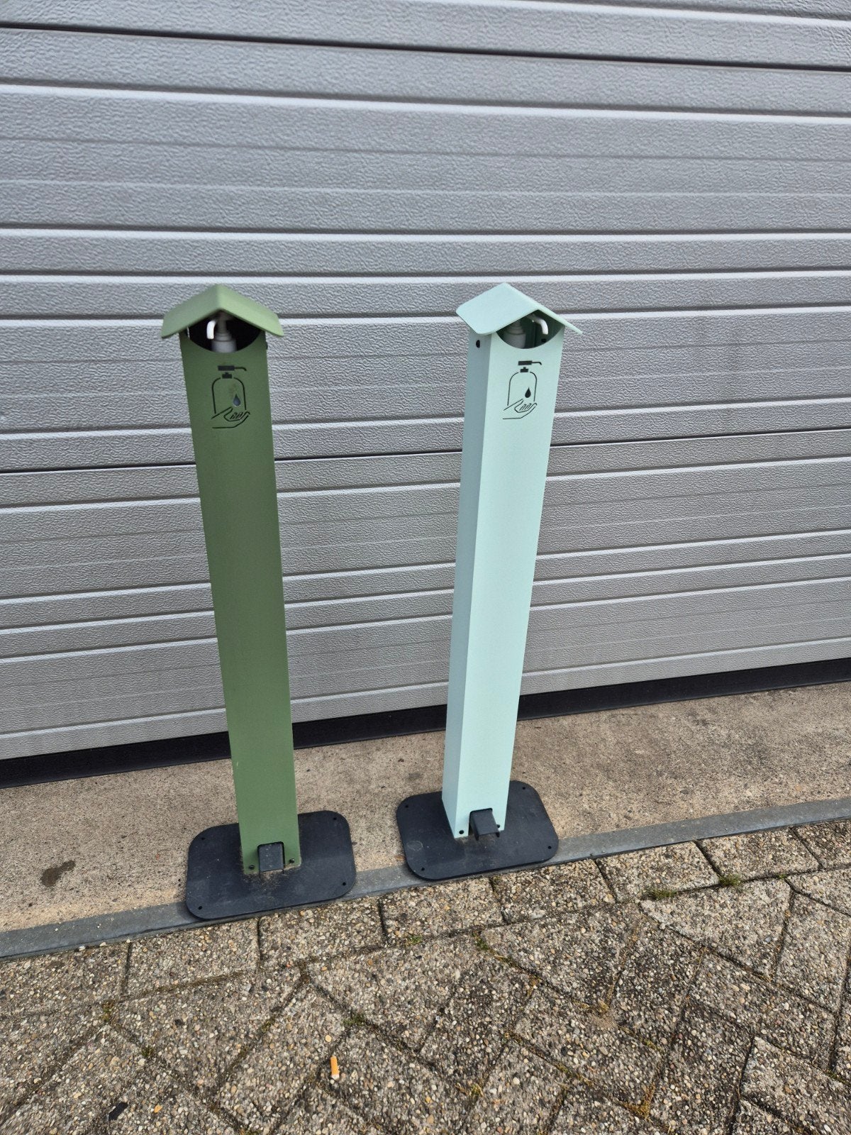 Fermob zonnebrand/dispenser standaard met voetpomp 2 kleuren, Ophalen, Nieuw