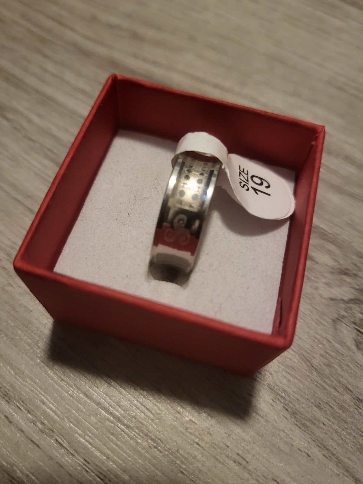 Nieuwe zilverkleurige ring, maat 19, IJzer of Staal, 19 tot 20, Nieuw, Ophalen of Verzenden