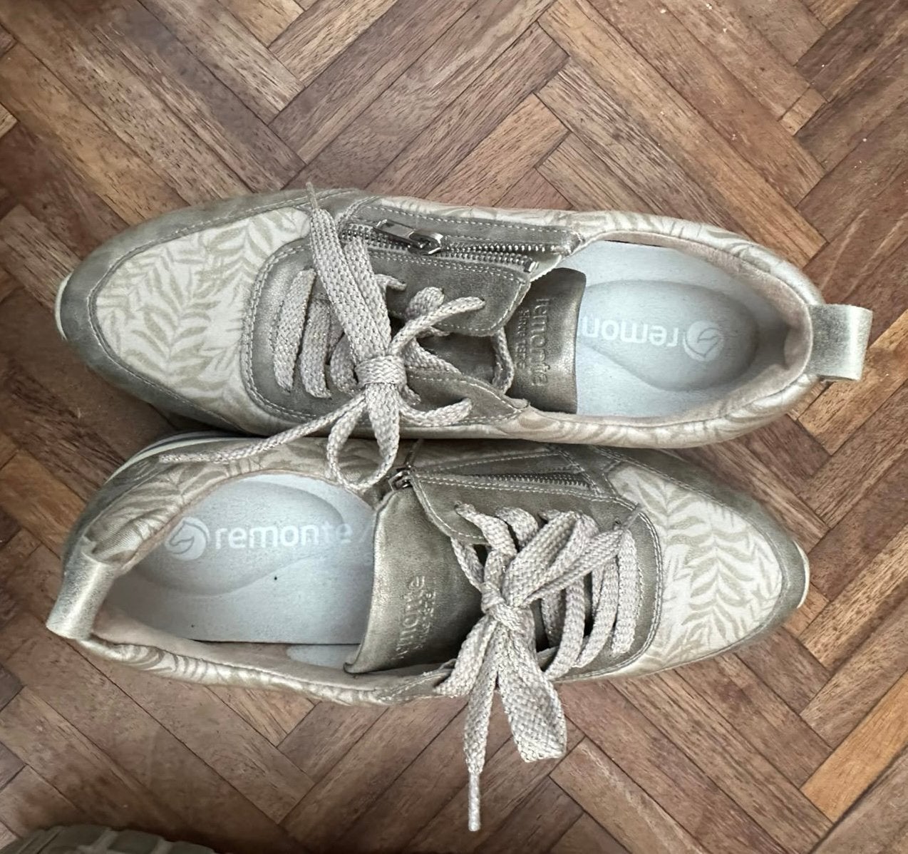 Skechers remonte maat 40, Kleding | Dames, Beige, Ophalen of Verzenden, Sneakers of Gympen, Gedragen