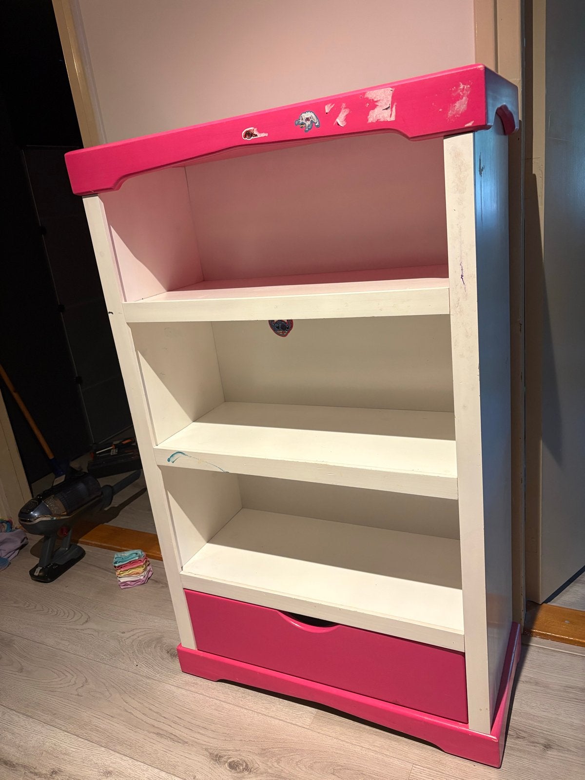 Kinderkastje met lade roze en wit, Ophalen, Gebruikt, 100 tot 150 cm, 50 tot 100 cm