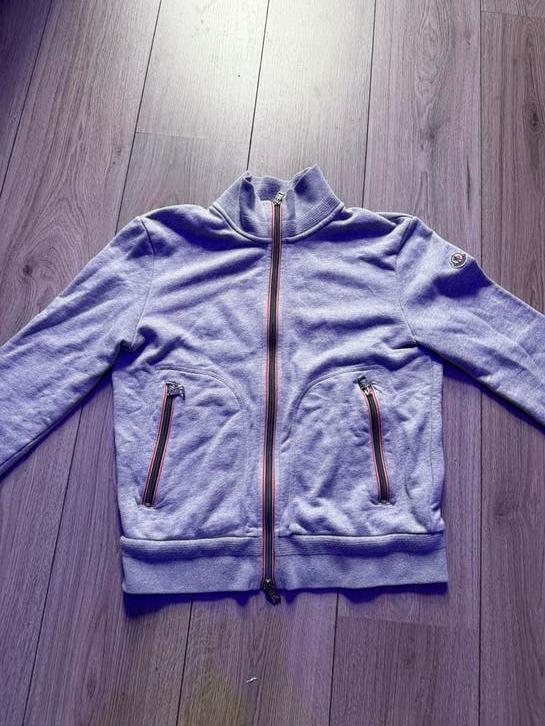 Moncler vest - Zo goed als nieuw, Ophalen, Zo goed als nieuw, Overige maten, Grijs