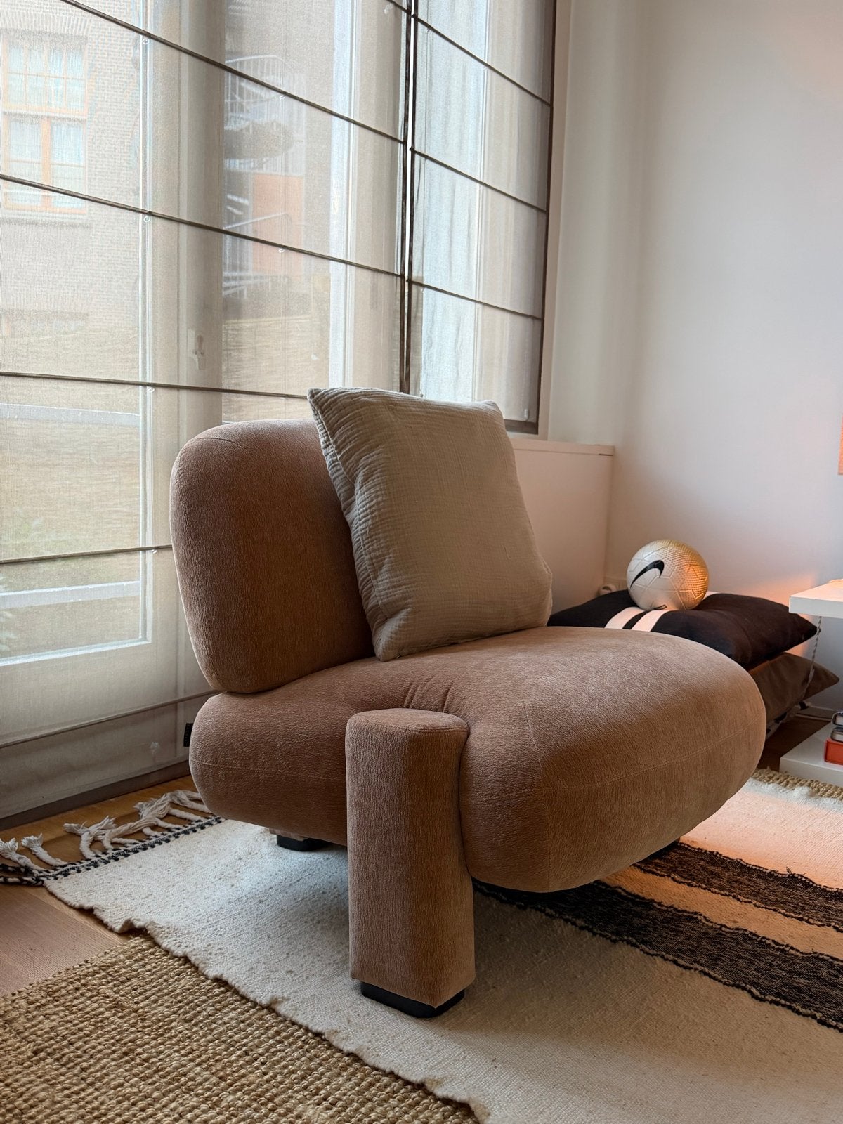 Scandinavische fauteuil Louise chenille terracotta, Ophalen, Bruin, Zo goed als nieuw, Eén