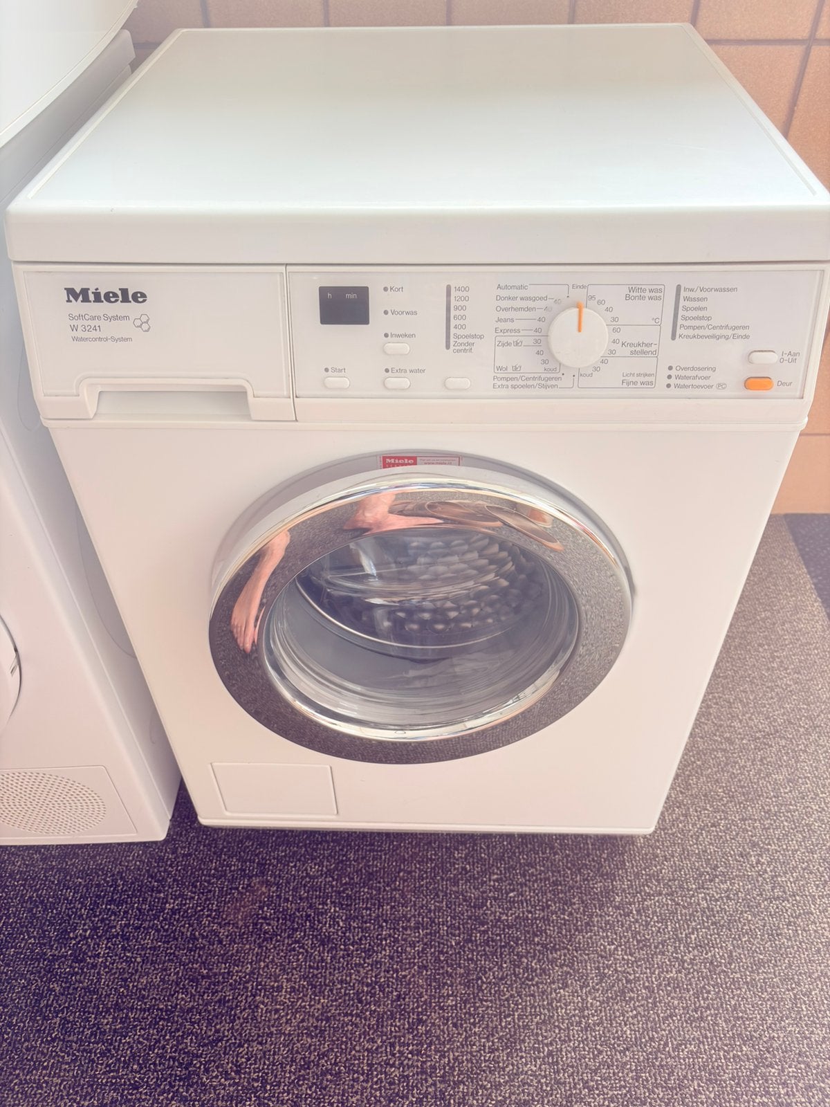 Miele wasmachine W 3241  6kg, Ophalen, Zo goed als nieuw, 1200 tot 1600 toeren, 85 tot 90 cm