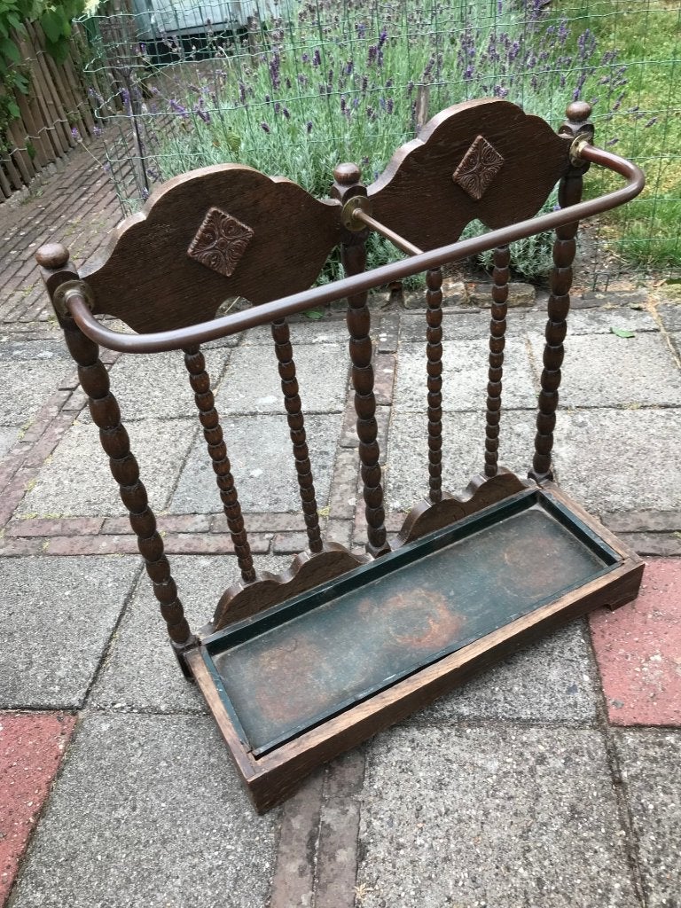 antieke paraplubak, Ophalen