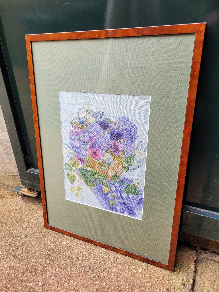 Ingelijst borduurwerk van vaas met bloemen, Ophalen