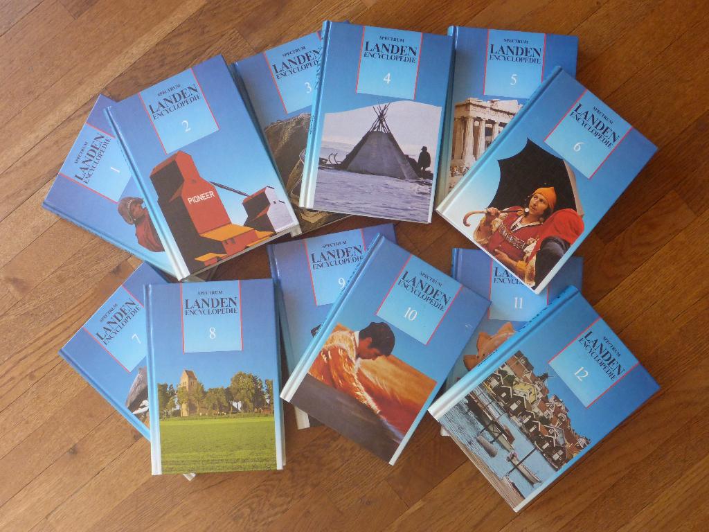 12 delige Landen Encyclopedie i.z.g.st., Boeken, Overige gebieden, Ophalen of Verzenden, 20e eeuw of later, Gelezen