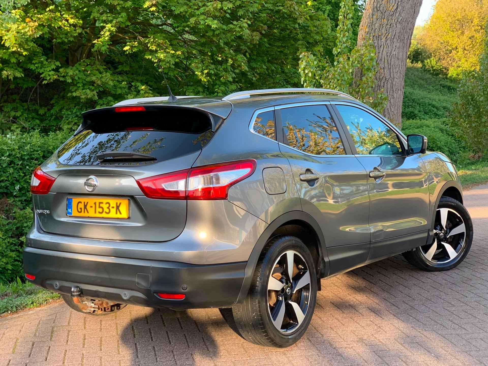 Nissan Qashqai 1.2 Connect Edition AUTOMAAT PANO LEES DE BES, Auto's, Gebruikt, 680 kg, 4 cilinders, 116 pk