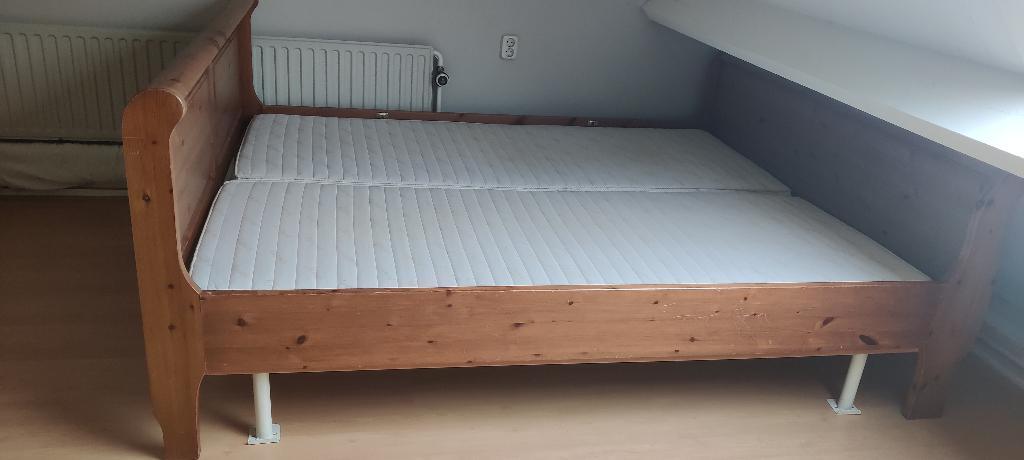 2 persoons bed, 2* lattenbodem en 2* matrassen, Huis en Inrichting, Slaapkamer | Bedden, Ophalen, Tweepersoons, 200 cm, Metaal