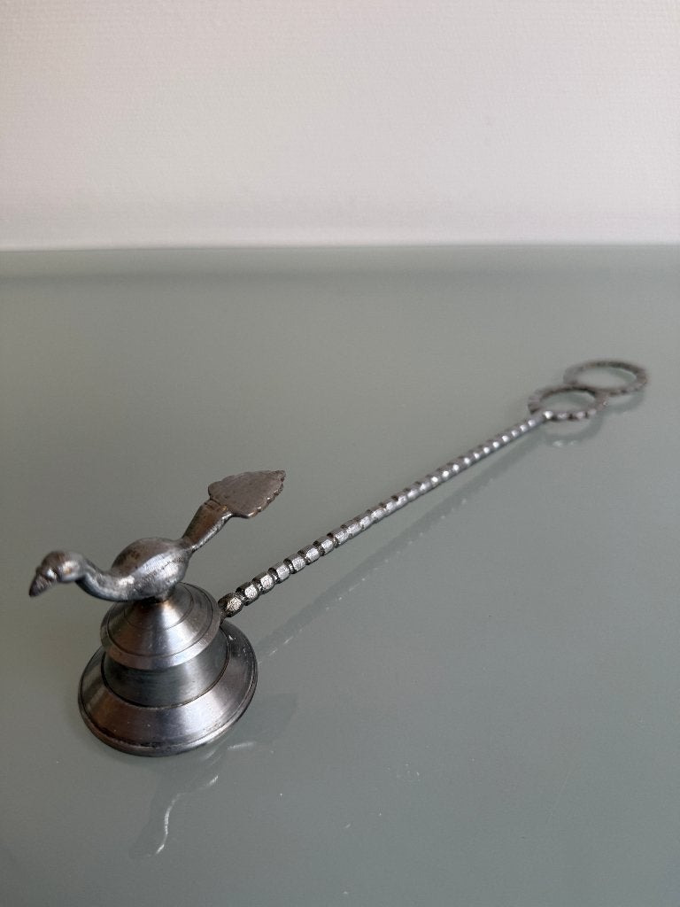 Handgesmede ijzeren kaarsendover in de vorm van een vogel, Gebruikt, Overige typen, Ophalen of Verzenden, Metaal