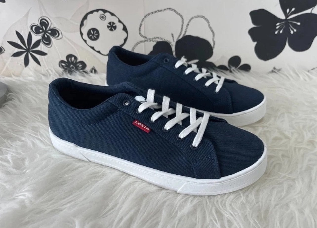 Nieuwe dames sneakers Levi’s maat 40, Kleding | Dames, Blauw, Nieuw, Ophalen of Verzenden, Sneakers of Gympen