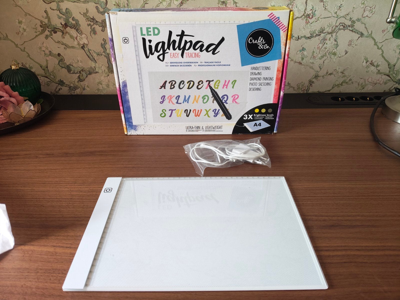 Crafts & Co A4 LED Lightpad–Lichtbak-Tekenen–Overtrekken, Hobby en Vrije tijd, Ophalen of Verzenden