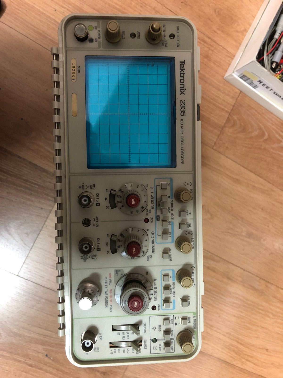 Te koop gevraagd caskade Tektronix 2335, Ophalen, Zo goed als nieuw