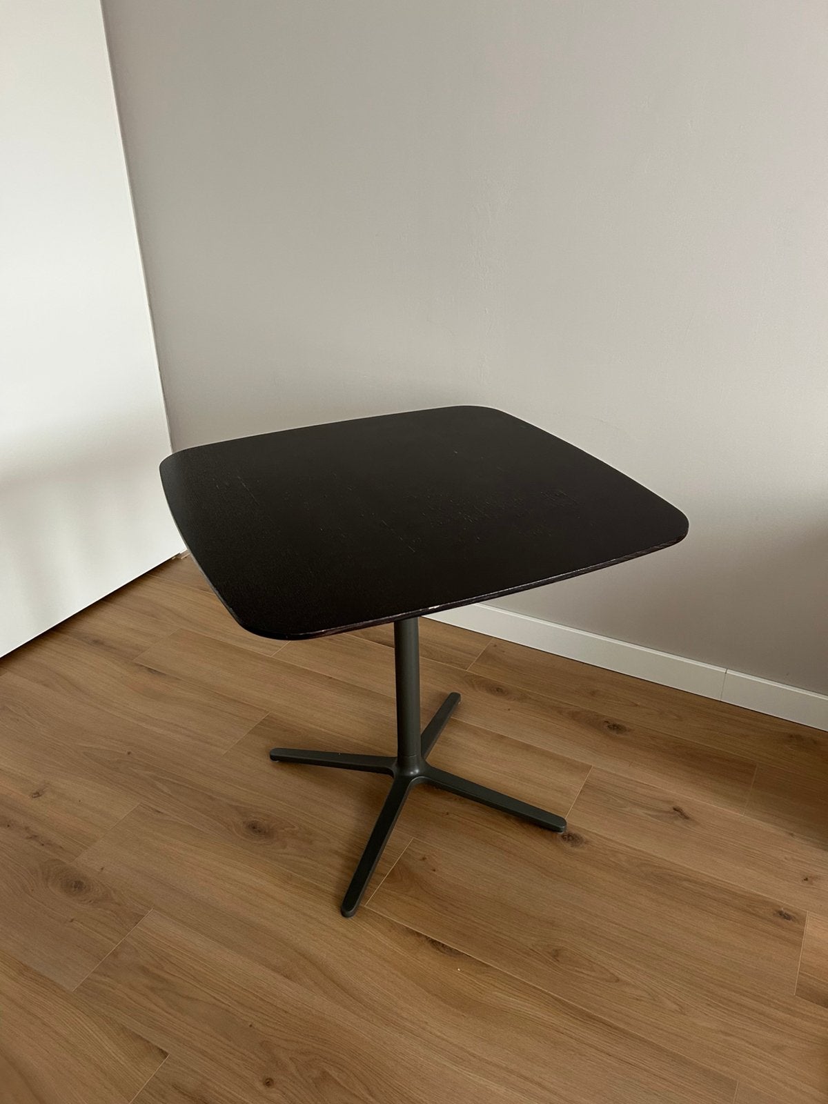 Italiaanse design eettafel 80  80 cm, Huis en Inrichting, Tafels | Eettafels, Ophalen of Verzenden, Zo goed als nieuw, Rechthoekig