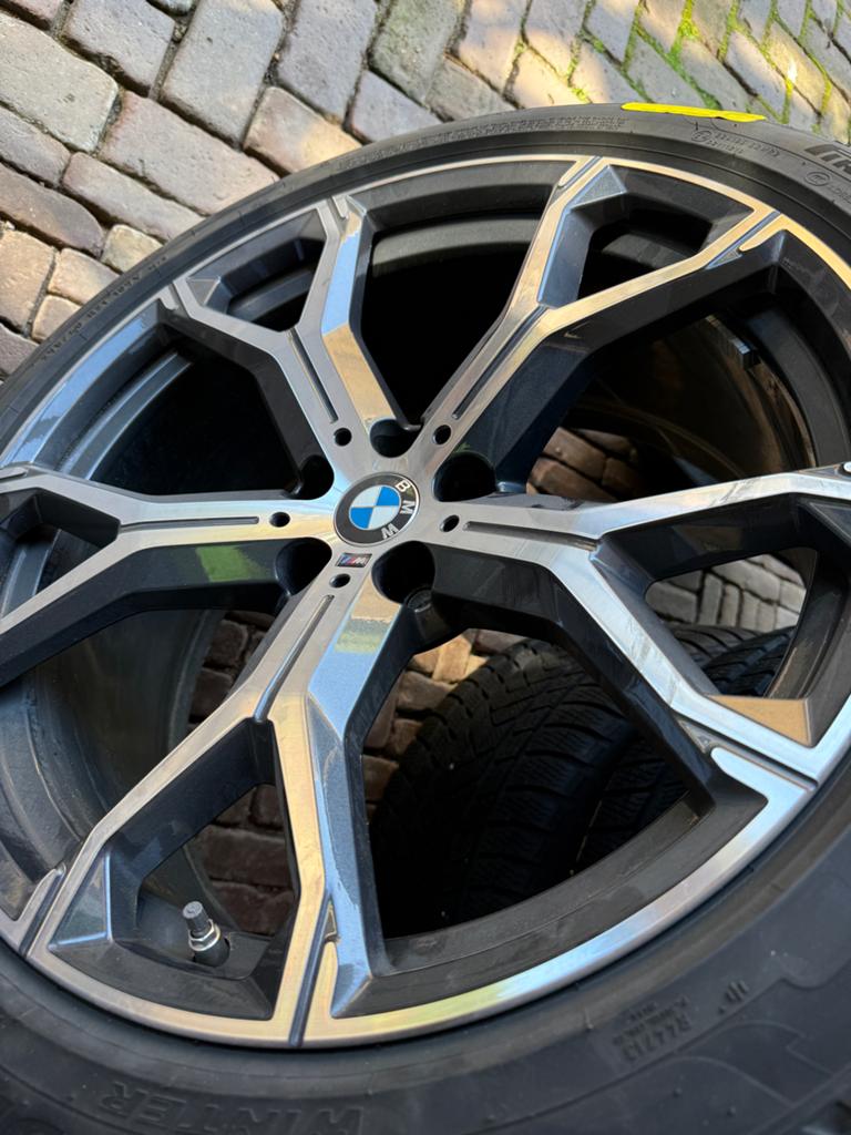 BMW X5/X6 (G05/G06) 21 inch winterwielset Pirelli Scorpion, Gebruikt, 275 mm, Banden en Velgen, Personenwagen