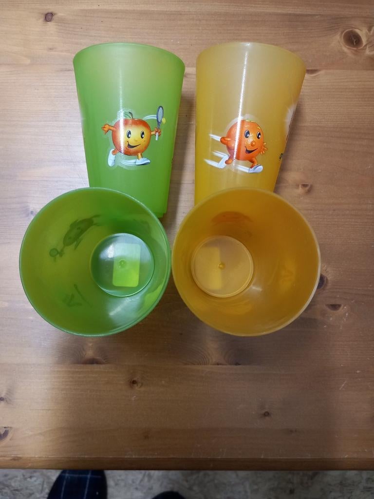 Vier nieuwe plastic bekers met fruitfiguren, Ophalen of Verzenden, Nieuw