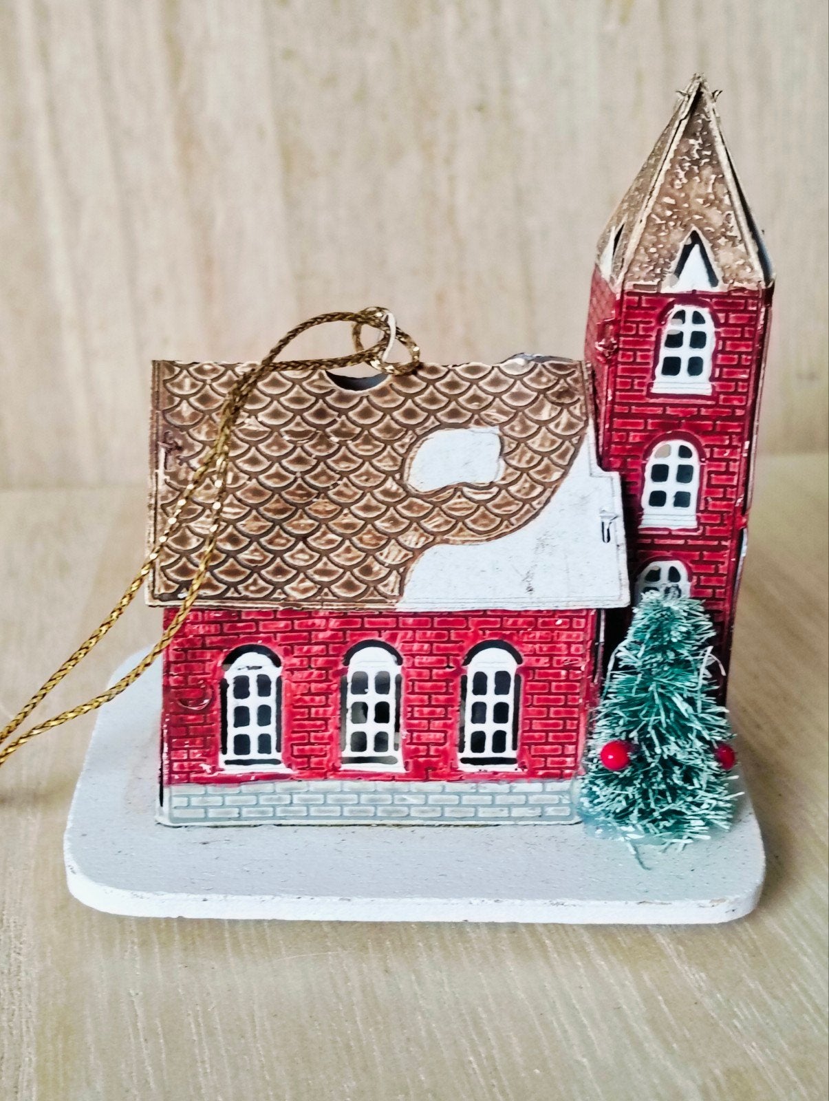 vintage kerstversiering metalen kersthuisje Church Tin Litho, Diversen, Kerst, Ophalen of Verzenden, Gebruikt