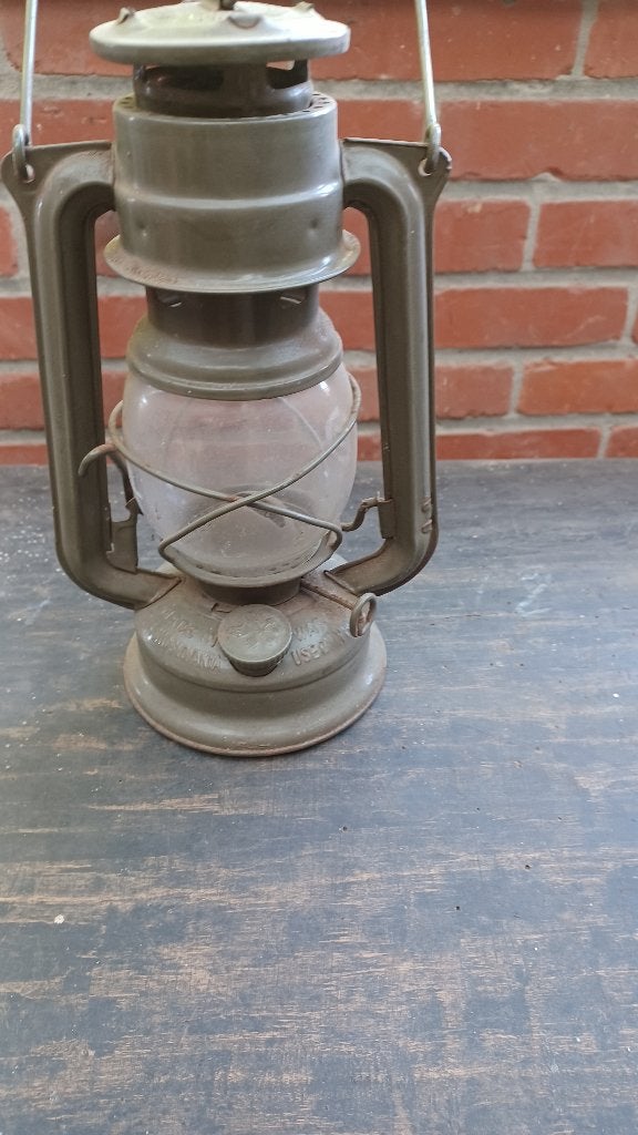 oude petroleum lantaarn, Ophalen